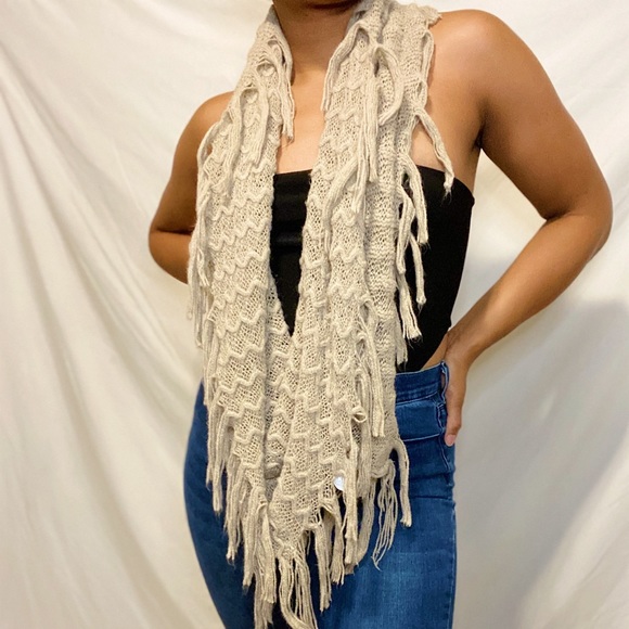 Knitted infinity scarf - Picture 2 of 3